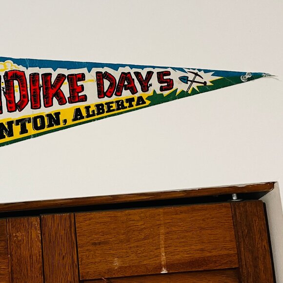 Vintage Edmonton, Alberta Klondike Days Felt Pennant - Picture 5 of 5